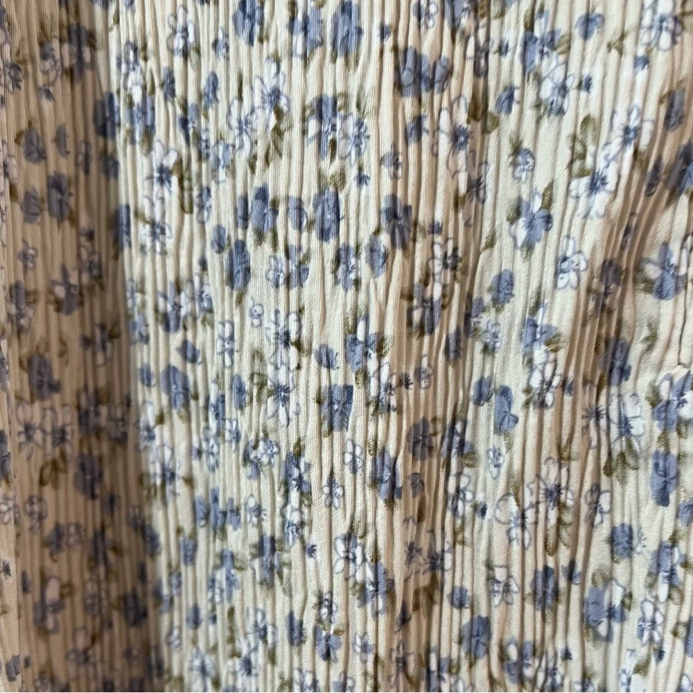 Dress Blank knee length dress worn once - Picture 4 of 12